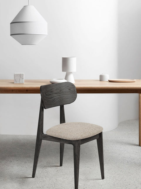 Sedia da pranzo in legno massello di rovere 80 cm nera morbida Paolo