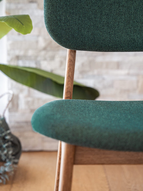 Chair of solid oak and fabric natural green 81 cm Mevis
