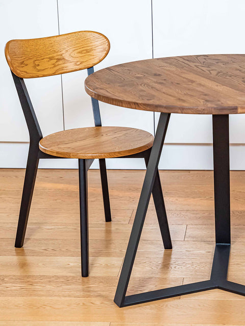 Tavolo da pranzo a 3 gambe in rovere massello moderno marrone 90 cm Alloy