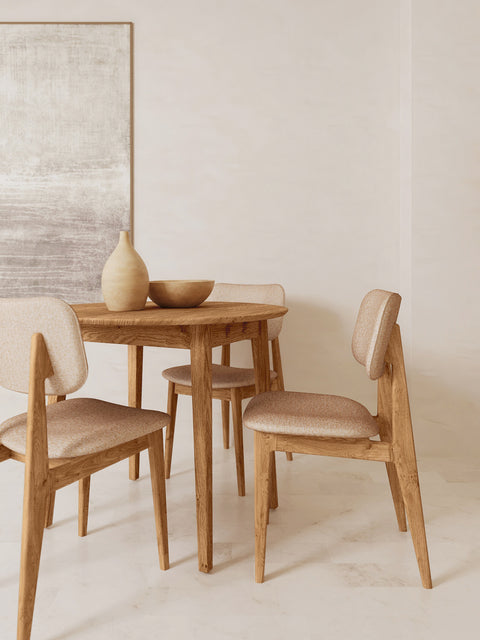 Sedia da pranzo in massello di rovere marrone beige morbida Mevis