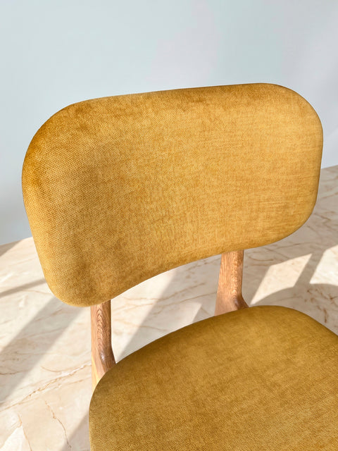 Chair 81 cm of solid oak and fabric modern soft seat natural yellow Mevis