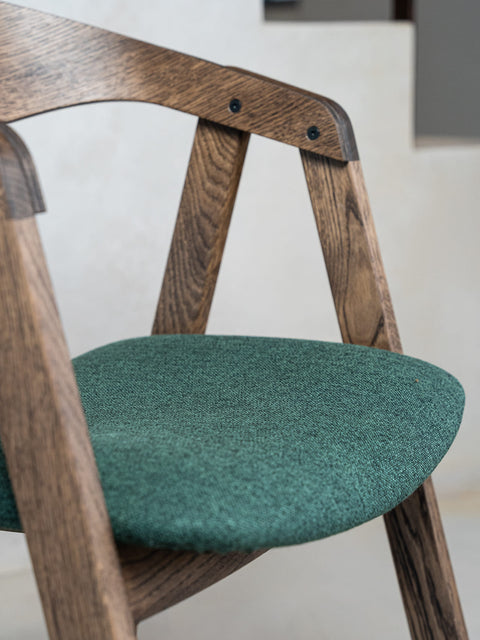 Sedia in massello di rovere fumé moderna 79 cm morbida Sorano