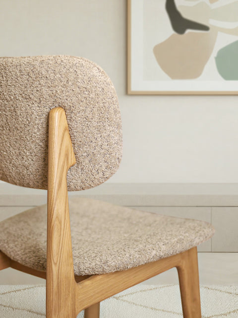 Sedia in rovere massello naturale 81 cm in tessuto bouclé Mevis