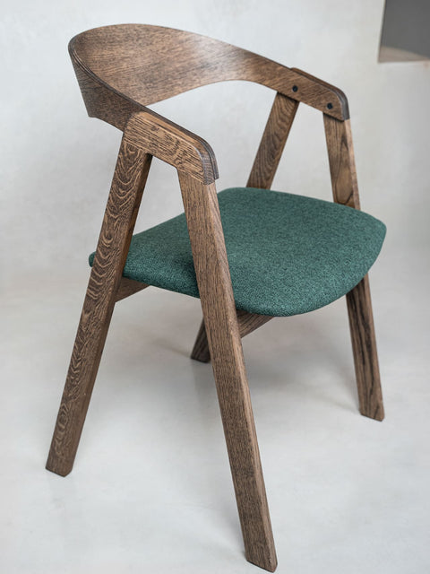 Sedia in massello di rovere fumé moderna 79 cm morbida Sorano