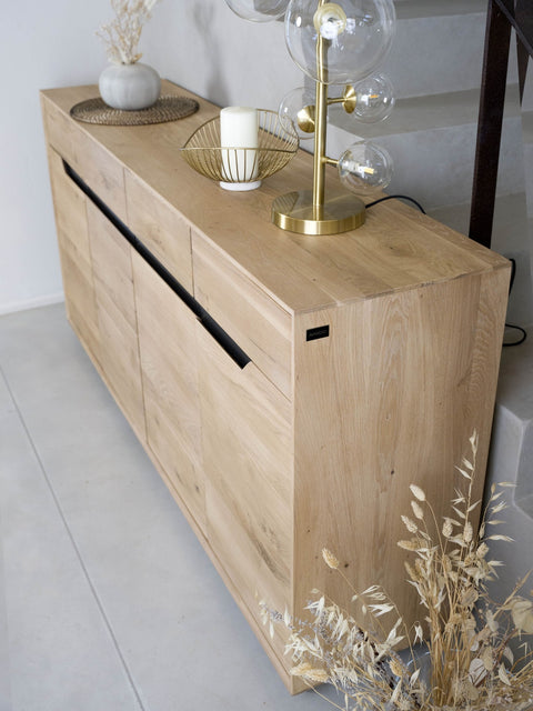 Credenza 180 cm con 4 ante in rovere massello sbiancato moderno Adena