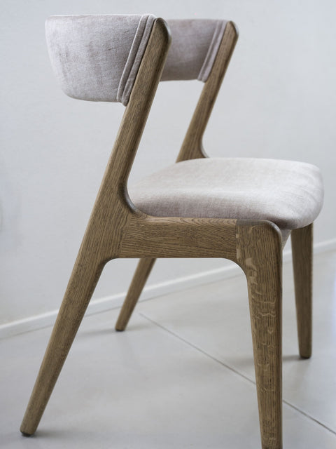 Sedia da pranzo in legno massello di rovere e tessuto 76 cm Atrani