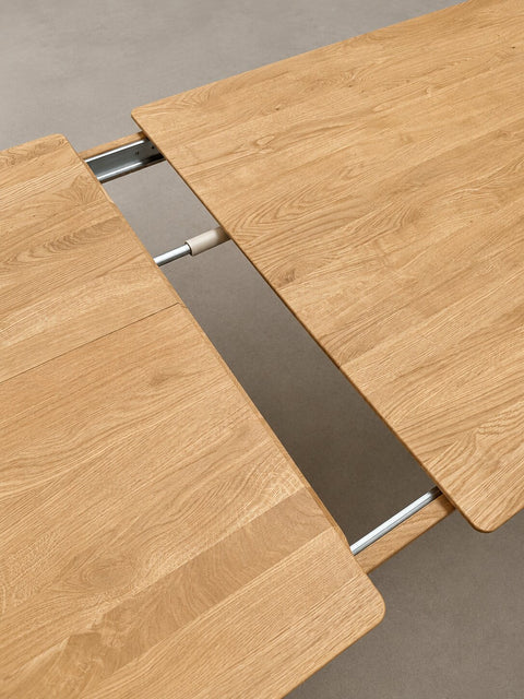 Tavolo da pranzo allungabile 140-225 cm con prolunga in legno massello di rovere naturale Cortona
