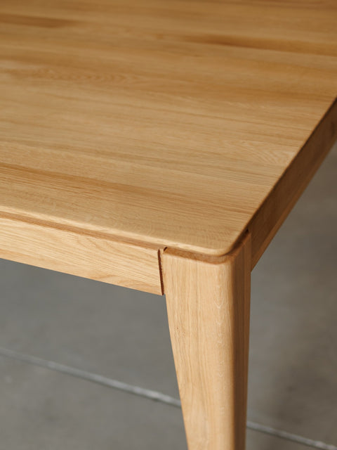 Tavolo da pranzo allungabile 140-225 cm con prolunga in legno massello di rovere naturale Cortona