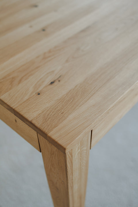 Extendable dining table 160–260 cm with 2 extensions, crafted from solid natural oak Ravello