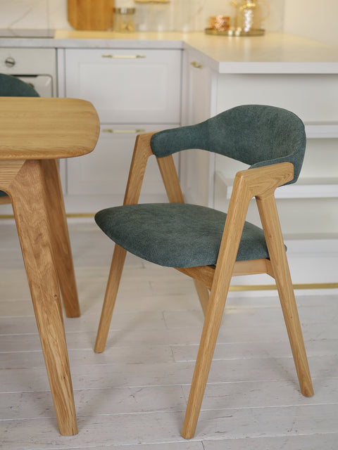 Sedia in rovere massello con schienale morbido naturale Atena