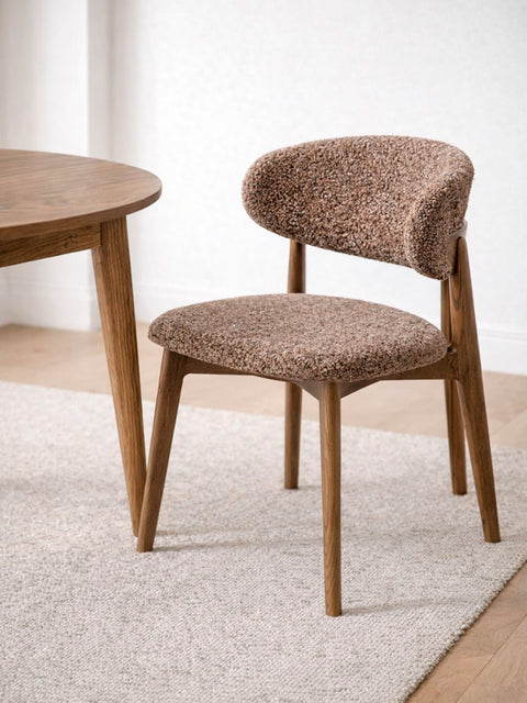 Sedia da pranzo in rovere massello fumé bouclé morbido Luna